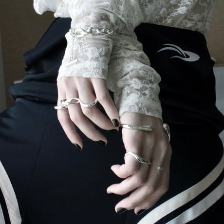 Metal art palm cuff (one color)