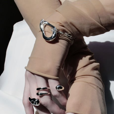 Moist w bracelet