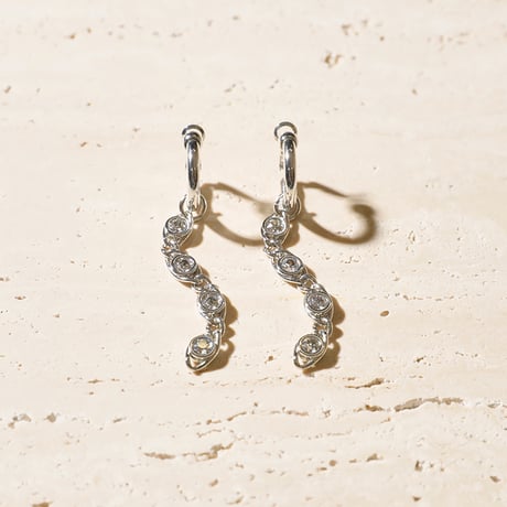 Dark metal earing cuff