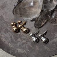 Metal pearl pierce