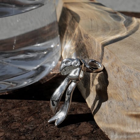 Ribbon earcuff