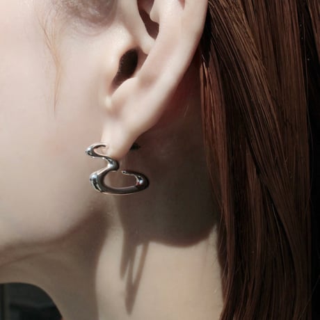 Virtual hook hoop pierce