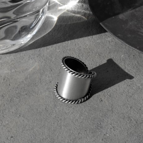 Twist Large ring