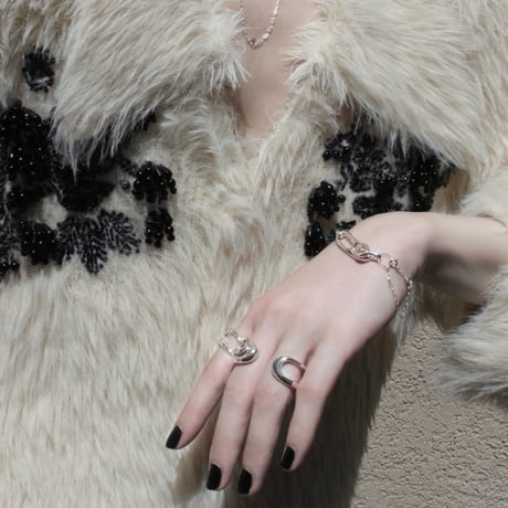 Fibula chain bracelet
