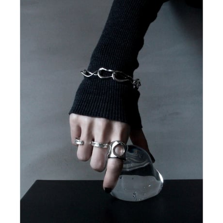 Connect loop bracelet