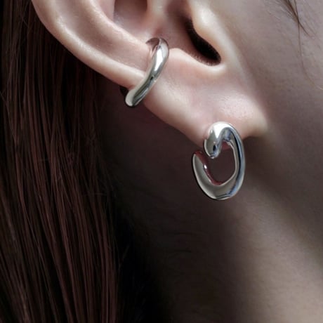 Figue hoop pierce