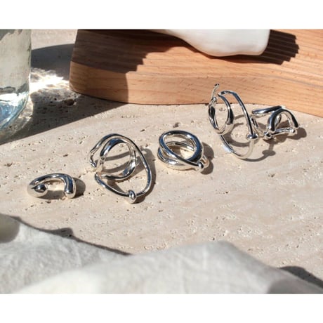 Neo hoop cross ring