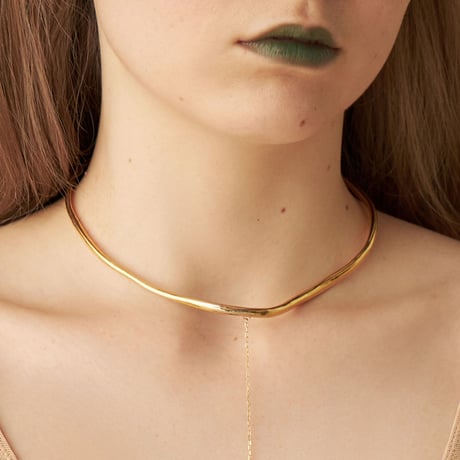 Curve lariat choker (one color)