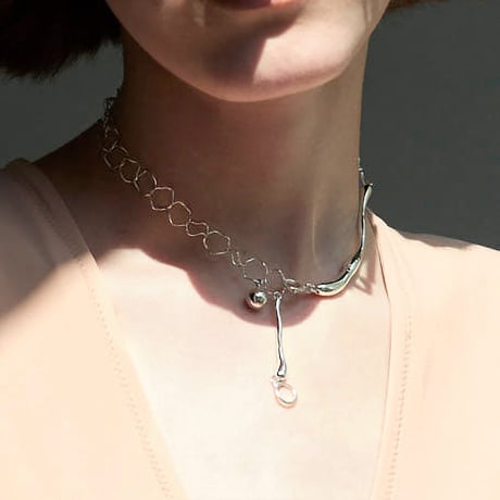 Dripping necklace