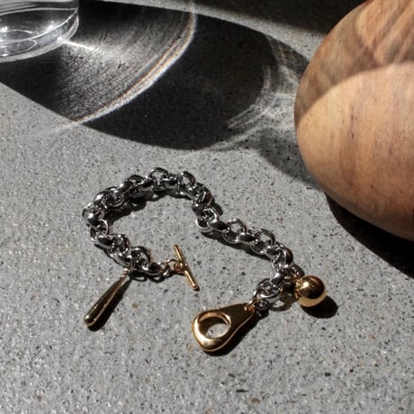 Collar bracelet