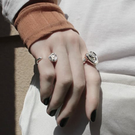 Rose pinky ring