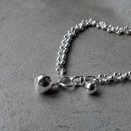 Pome chain necklace