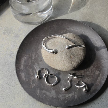 Metal art stand ring (one color)