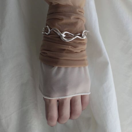 Connect loop bracelet