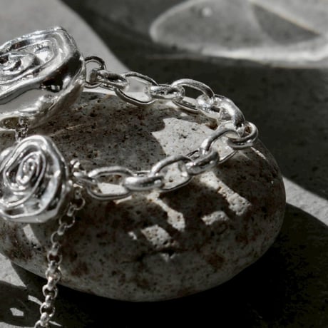 Rose ivy ring