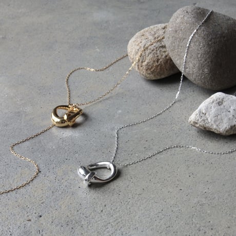 Clarity coil necklace(one color)