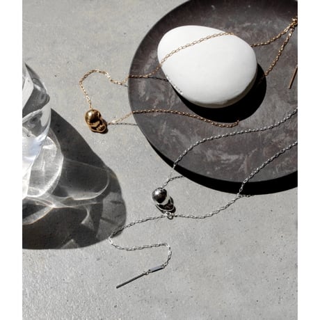 Metal large pearl necklace