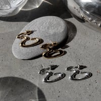 Virtual hook hoop pierce