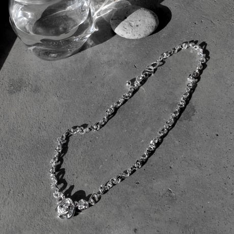 Rose fig necklace