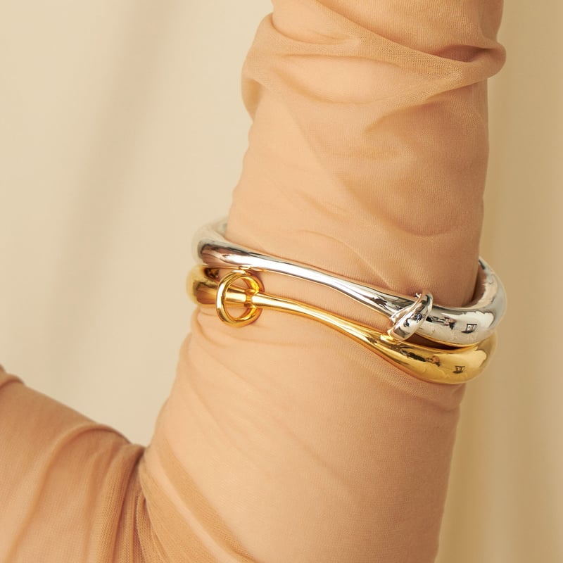値下げ　美品　soierie コイルバングル Clarity coil bangle (one color) | Soierie Onlin
