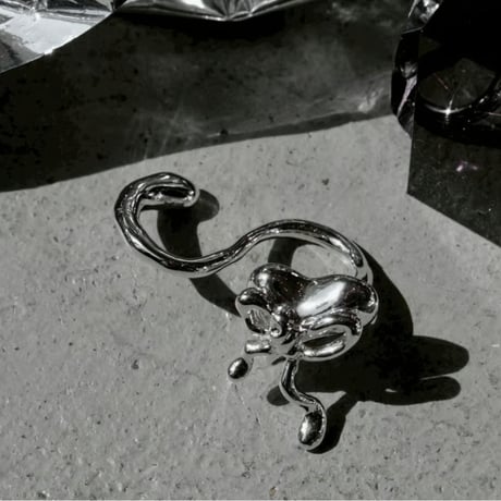 Distort ribbon w ring