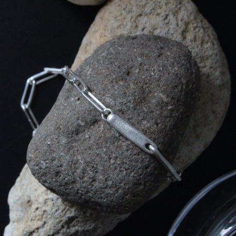 norme dew long frame bracelet / SV925