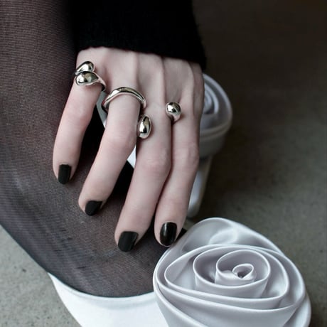 Metal art stand ring (one color)