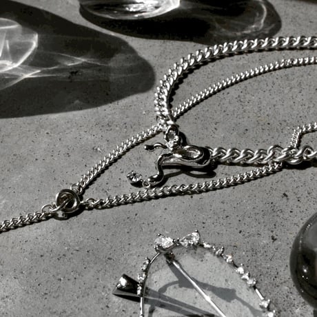 Distort ribbon layered necklace