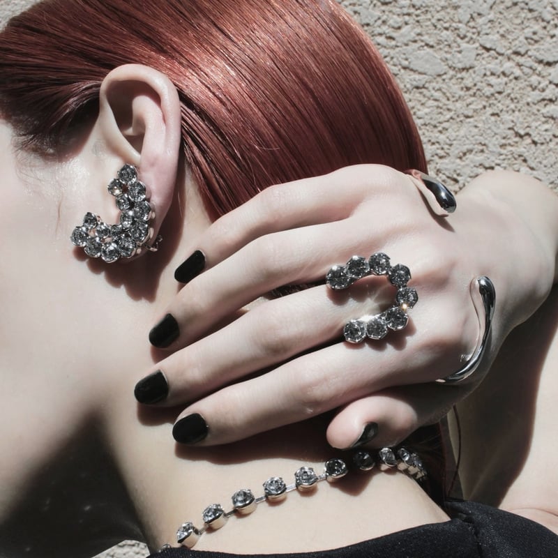 Stone curve earring (2P) | Soierie Online Store