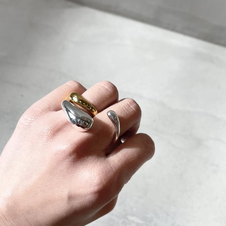 Moist layered ring
