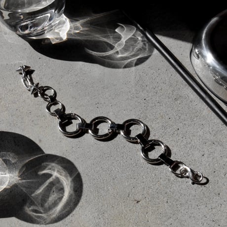 Innocent spike bracelet