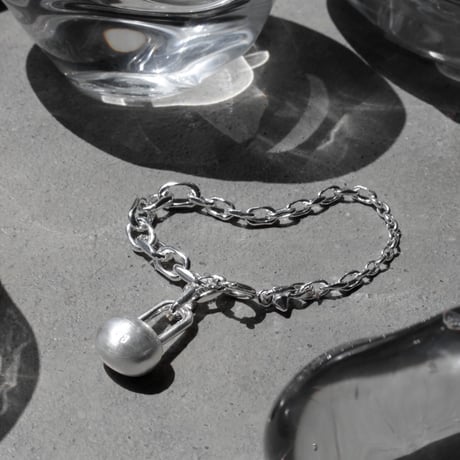 Key motif padlock bracelet