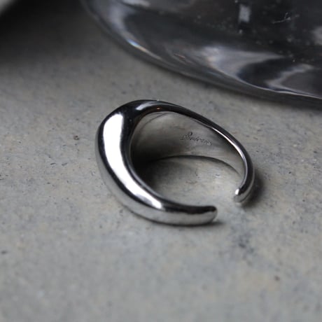Dark metal ring