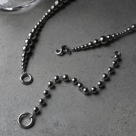 Metal ball carabiner necklace / Long