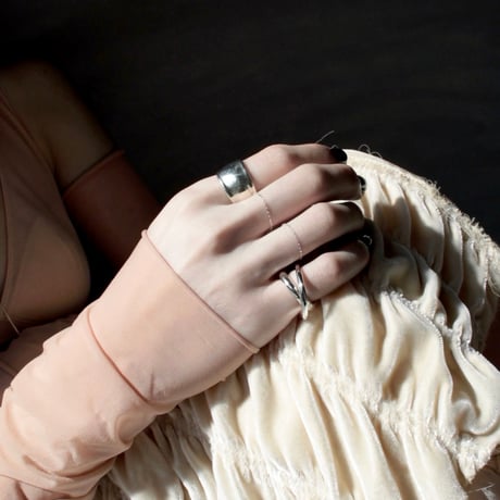 Metal art pinky ring (one color)