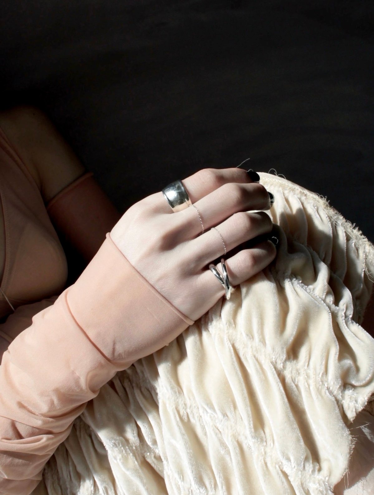Metal art pinky ring (one color) | Soierie Onli Metal art pinky ring (one color) | Soierie Onli