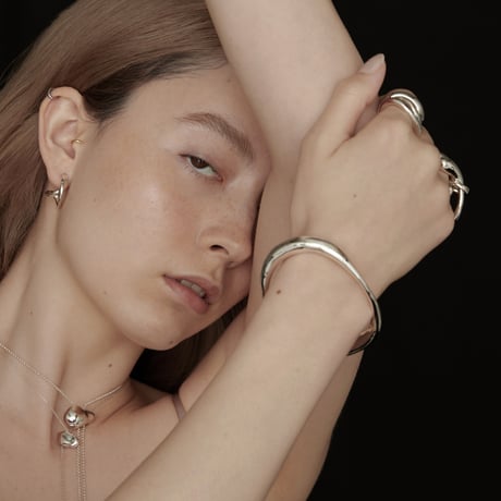 Clarity coil bangle (one color)