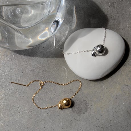Metal large pearl bracelet