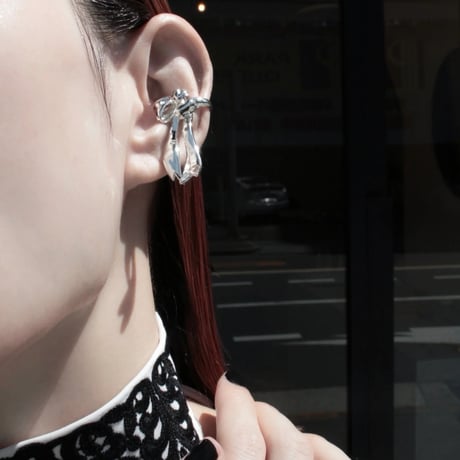 Ribbon earcuff