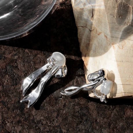 Ribbon small earing