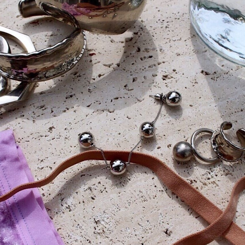 soierie Ceres pierce 4粒　シルバー×パール soierie Ceres pierce 4粒 シルバー×パール - メルカリ