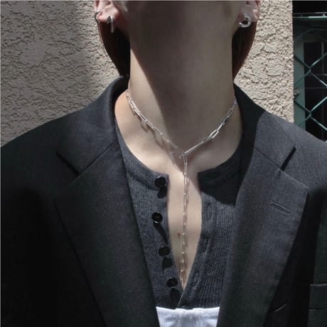 Figue hoop pierce