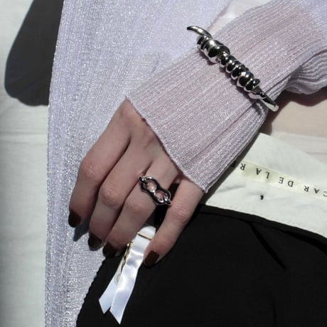 Bit motif ring