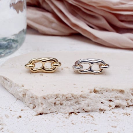 Bit motif ring