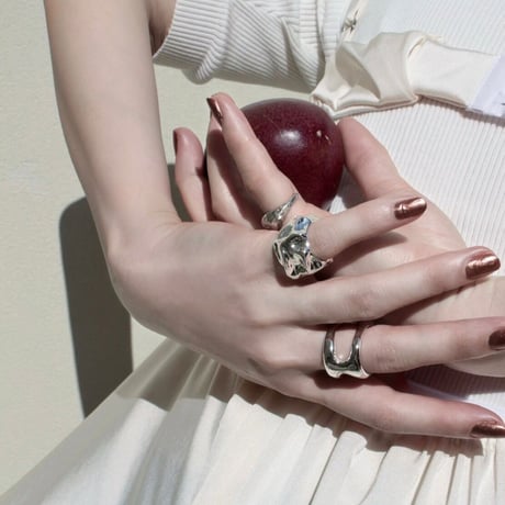 Drape pinky ring