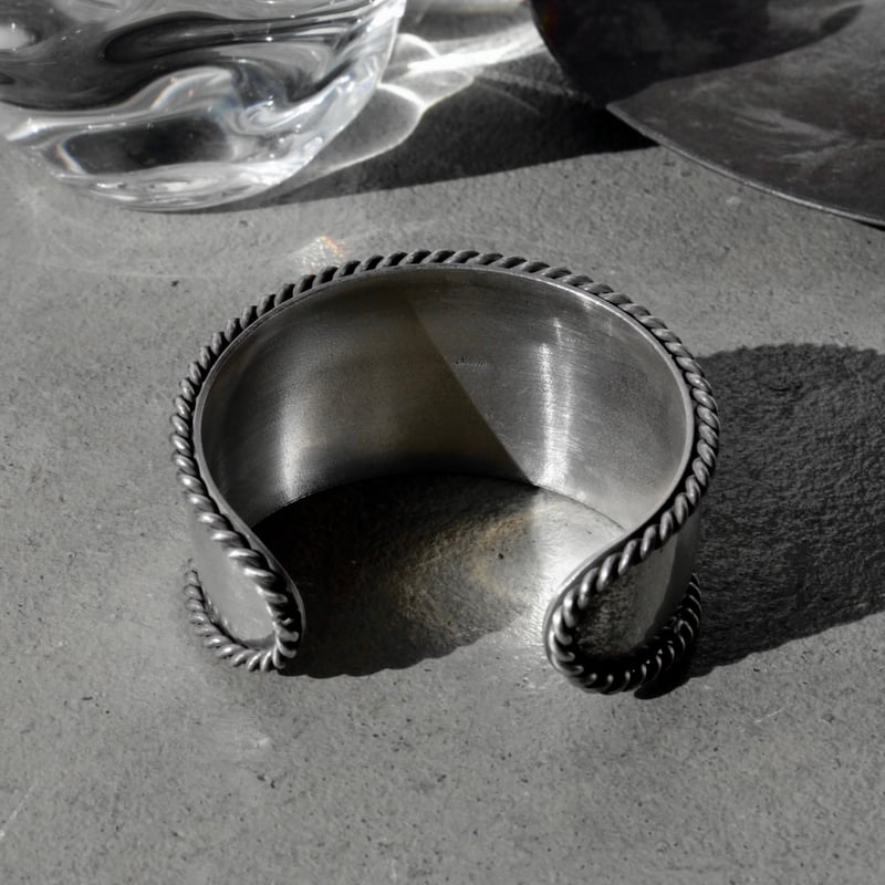 Twist bangle | Soierie Online Store