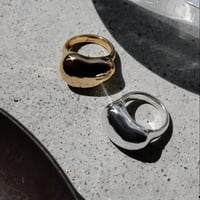 Drop pinky ring