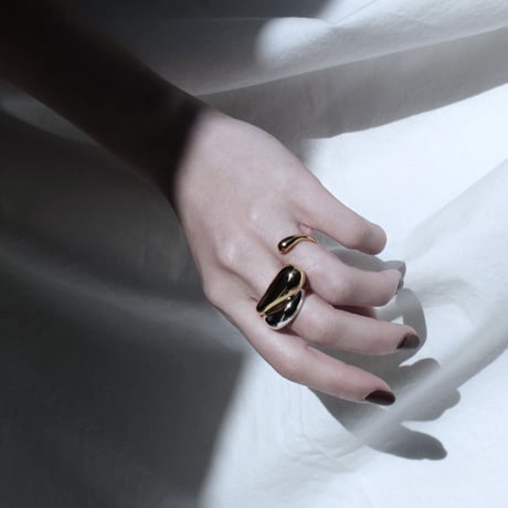 Moist layered ring