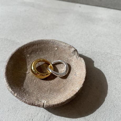Moist layered ring