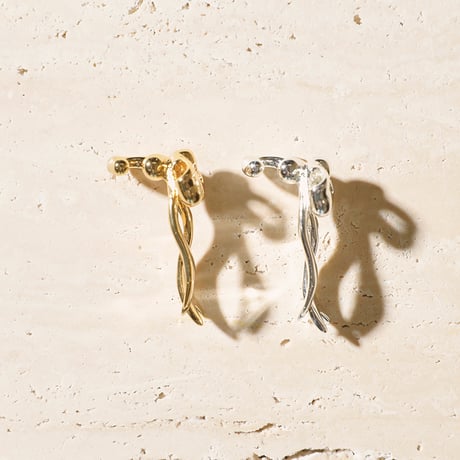 Ribbon earcuff